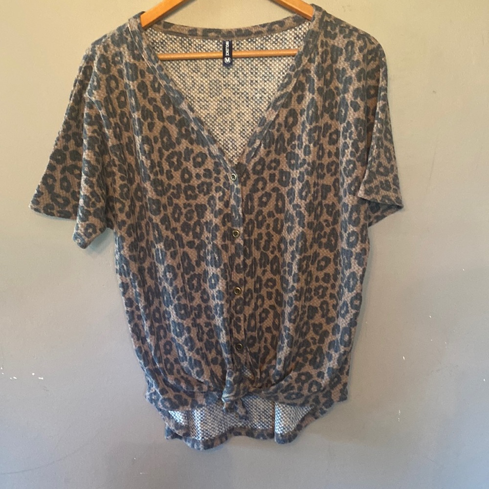 Leopard print waffle knit top medium